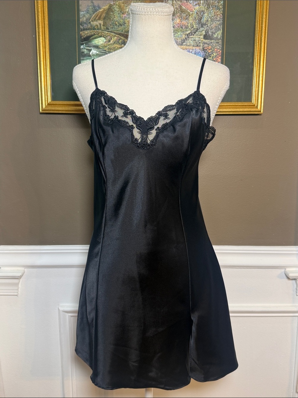 Vintage 1999‎ Victoria’s Secret Black Lace Trim Satin Chemise Slip Dress M